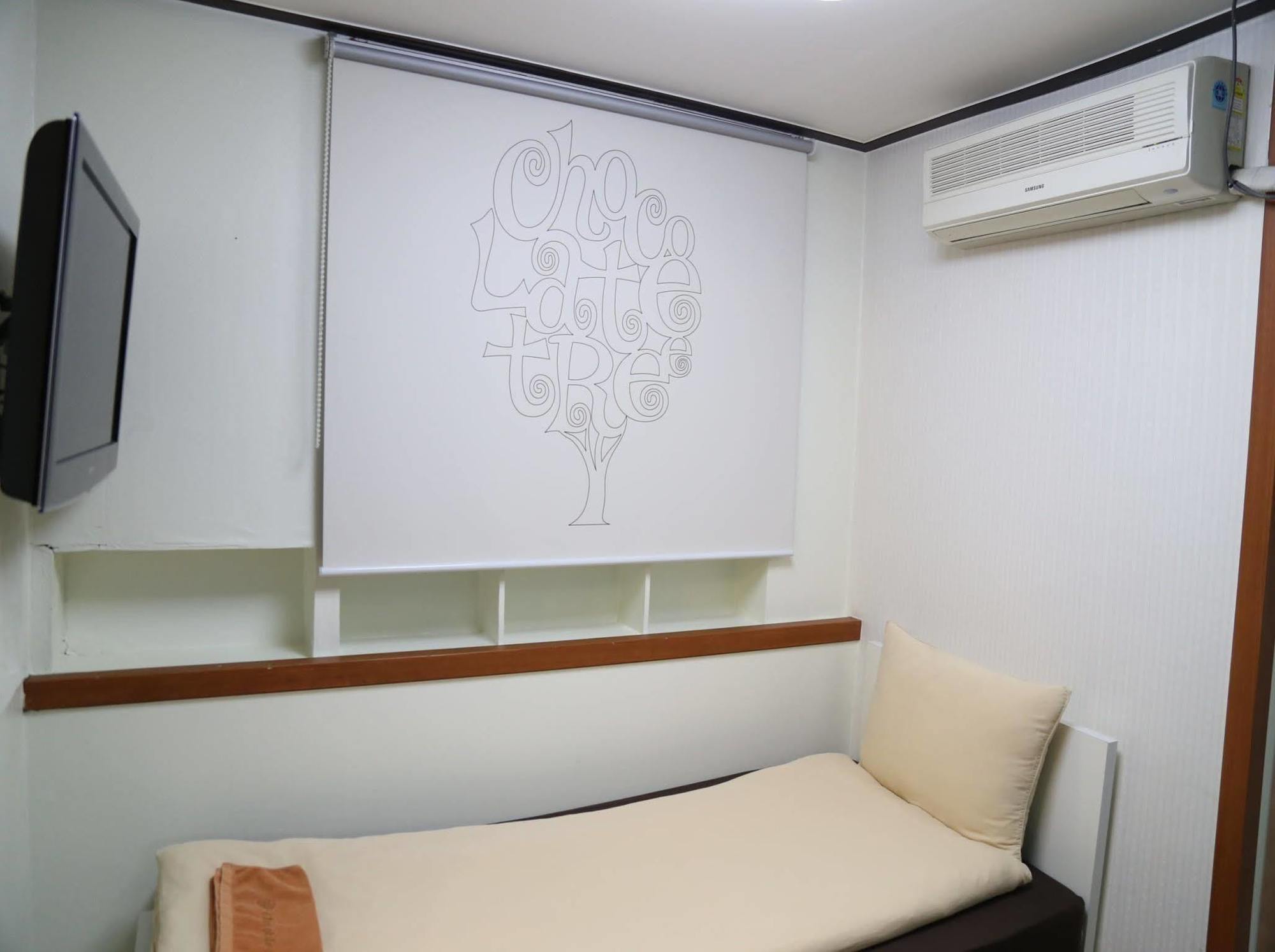 Chocolate Tree Sinchon Hotel Seoel Buitenkant foto